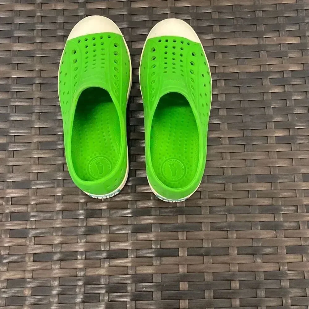 Native Jeffersons kid shoes size 13